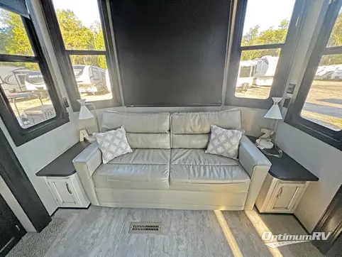 2020 Jayco Jay Flight 40LOFT RV Photo 3
