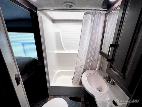 2019 Heartland Cyclone 4101KING RV Photo 4