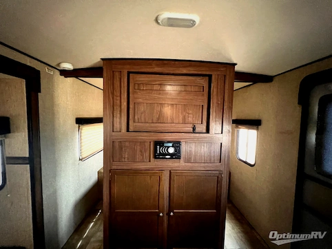 2016 Palomino SolAire Ultra Lite 267BHSK RV Photo 3