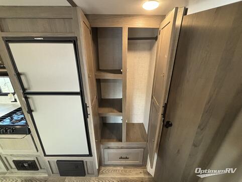 2022 Gulf Stream Kingsport Ultra Lite 268BH RV Photo 3