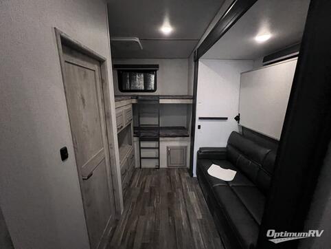 2022 Keystone Avalanche 378BH RV Photo 3