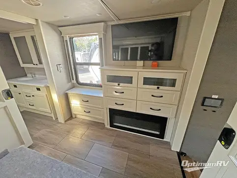 2021 VanLeigh Beacon 41LKB RV Photo 4