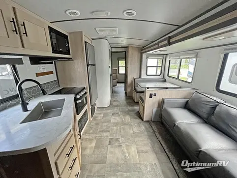 2020 Cruiser Radiance Ultra Lite 30DS RV Photo 2
