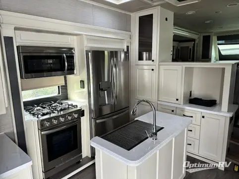 2021 VanLeigh Beacon 41FLB RV Photo 2