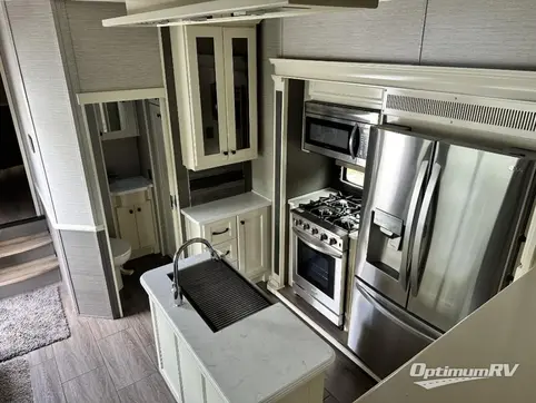 2021 VanLeigh Beacon 41FLB RV Photo 3