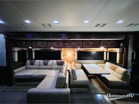 2013 Fleetwood Discovery 40X RV Photo 2
