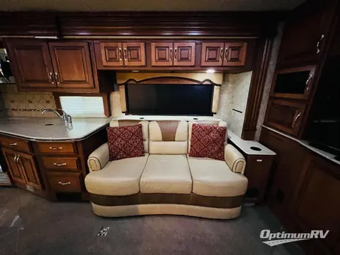 2013 Fleetwood Discovery 40X RV Photo 3