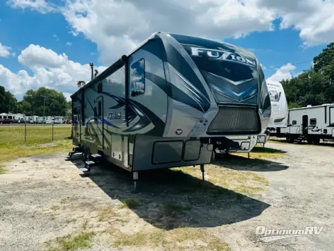 Used 2016 Keystone Fuzion 325 Featured Photo