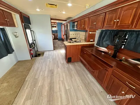2011 Winnebago Adventurer 37M RV Photo 4