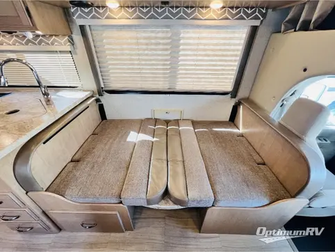 2020 Thor Daybreak 26DB RV Photo 2