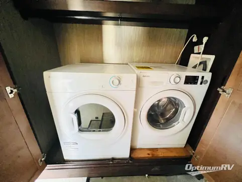 2019 Heartland Big Country 3560 SS RV Photo 4