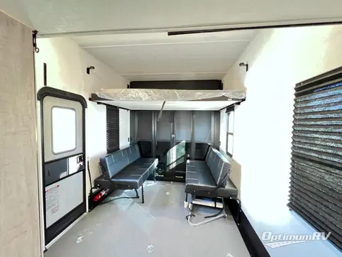 2024 Dutchmen Voltage 3800 RV Photo 4