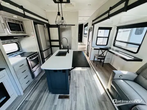 2021 Keystone Sprinter Limited 3590LFT RV Photo 2