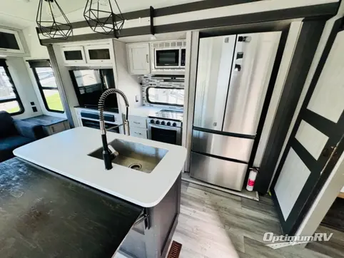 2021 Keystone Sprinter Limited 3590LFT RV Photo 3