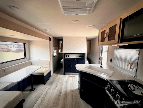 2025 Prime Time Avenger LE 24BHSLE RV Photo 2