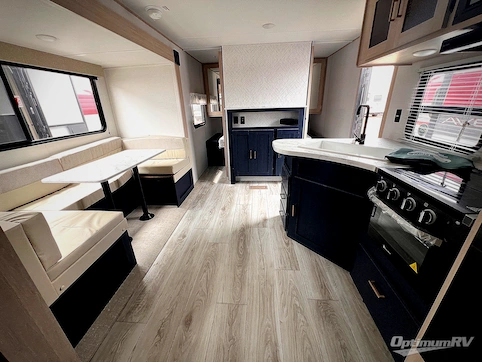 2025 Prime Time Avenger LE 24BHSLE RV Photo 2