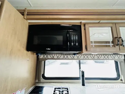2020 Thor Quantum SE SE31 Ford RV Photo 3