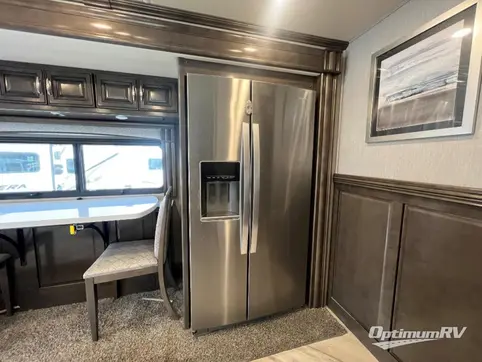2021 Fleetwood Discovery 36Q RV Photo 3