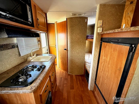 2011 Gulf Stream Ameri-Lite 15BH RV Photo 2