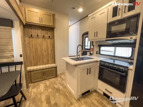 2023 Keystone Arcadia Super Lite 248SLRE RV Photo 4