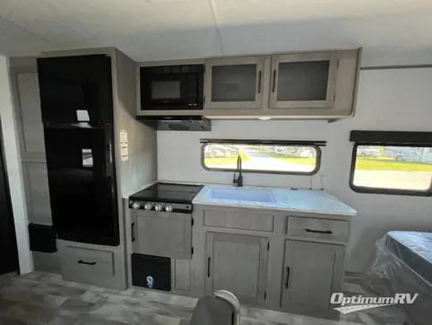 2024 Dutchmen Kodiak SE 22SE RV Photo 3