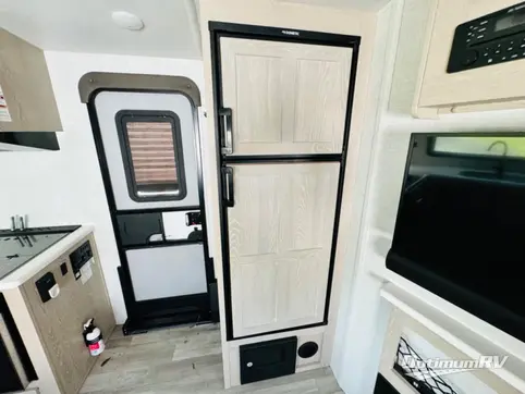 2021 Forest River Flagstaff Micro Lite 25FKS RV Photo 4