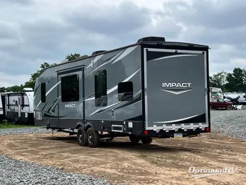 2017 Keystone Impact 332 RV Photo 3