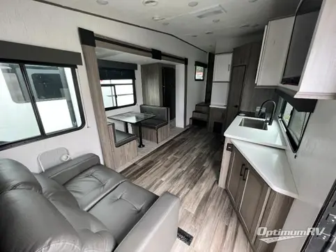 2021 Heartland Milestone 28BH RV Photo 4