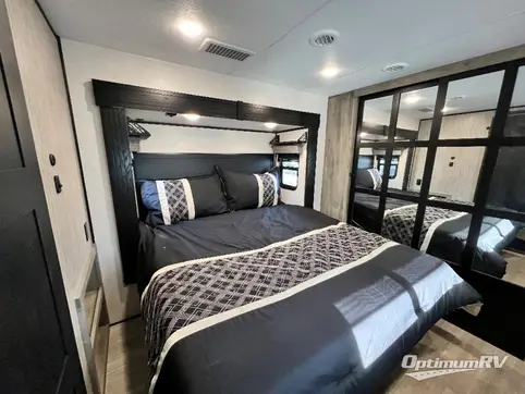 2024 KZ Durango Gold G382MBQ RV Photo 4