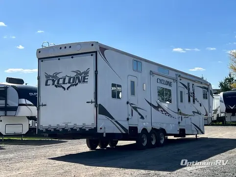 2009 Heartland Cyclone 3950 RV Photo 2