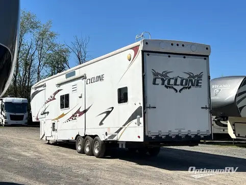 2009 Heartland Cyclone 3950 RV Photo 3