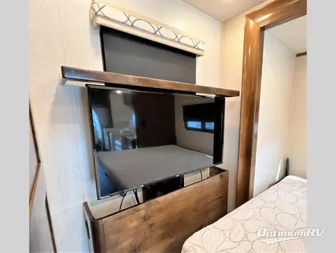 2019 Tiffin Wayfarer 24 FW RV Photo 2