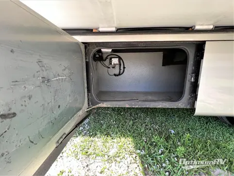 2019 Tiffin Wayfarer 24 FW RV Photo 4
