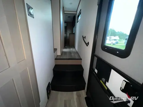 2024 KZ Durango Gold G382MBQ RV Photo 3