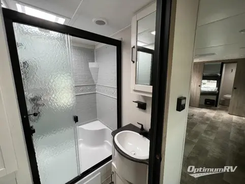 2024 Palomino Puma 29BHQB RV Photo 4