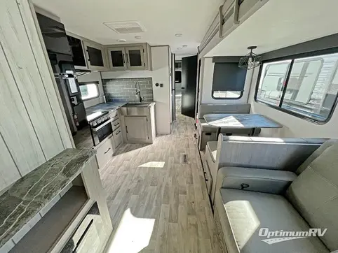 2023 Dutchmen Kodiak Ultimate 3301BHSL RV Photo 2
