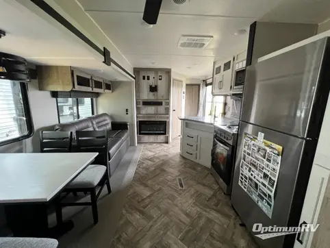 2024 Palomino Puma Destination 39PQB RV Photo 2