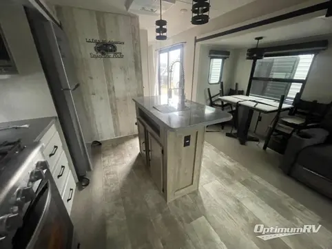 2024 Palomino Puma Destination 38RLB RV Photo 3