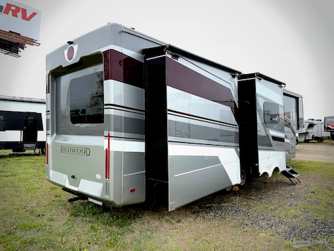 2025 Redwood Redwood 401LK RV Photo 2