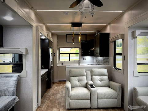 2025 Redwood Redwood 401LK RV Photo 4