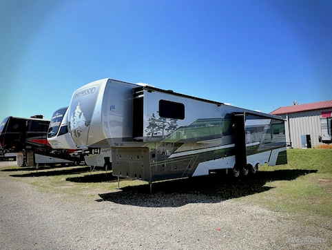 New 2025 Redwood Redwood 412GK Featured Photo