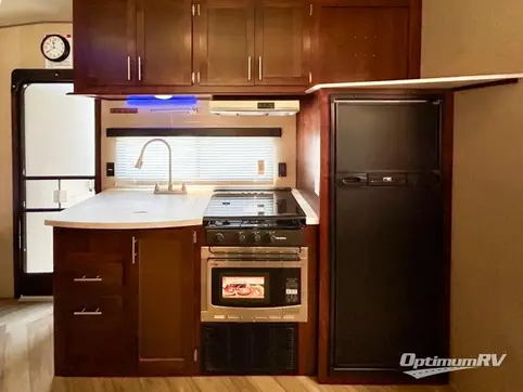 2018 Forest River Vengeance Rogue 29V RV Photo 3
