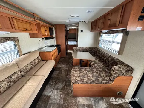 2014 Gulf Stream Gulf Breeze Ultra Lite 28 RLF RV Photo 2