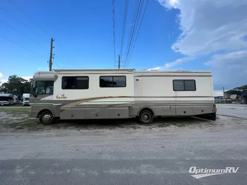 2000 Fleetwood Bounder 36S RV Photo 4
