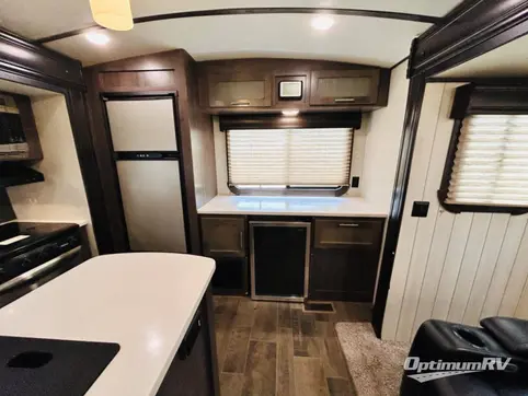 2019 CrossRoads Sunset Trail Super Lite SS285CK RV Photo 2