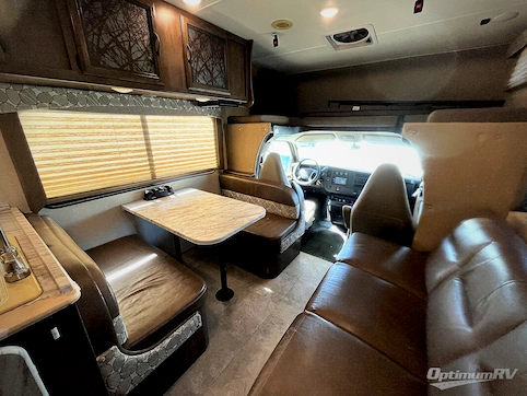 2019 Coachmen Freelander 27QB Chevy 4500 RV Photo 2