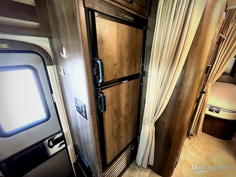 2019 Coachmen Freelander 27QB Chevy 4500 RV Photo 4