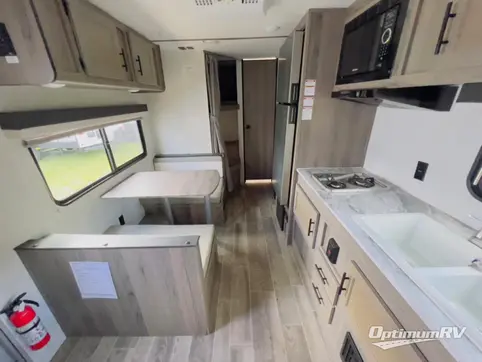 2022 Gulf Stream Kingsport Ultra Lite 248BH RV Photo 2