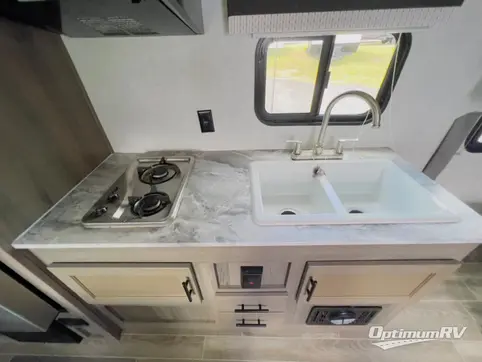 2022 Gulf Stream Kingsport Ultra Lite 248BH RV Photo 3