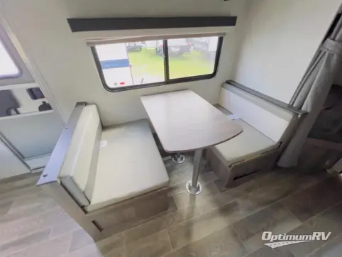 2022 Gulf Stream Kingsport Ultra Lite 248BH RV Photo 4